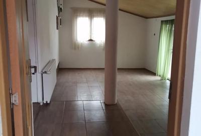 Casă cu 6 camere în Central - 2