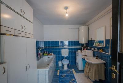 Casă cu 4 camere cu Canalizare în Săvinești - 1