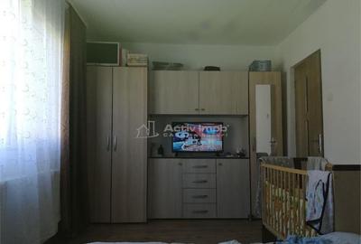 Resita, 3 Cam. Mobilat, Et. 2, Micro 2. - 3