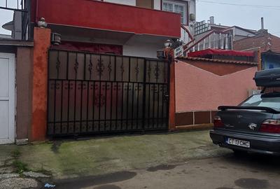 Casă cu 5 camere cu Teren 123 Mp în Coiciu
