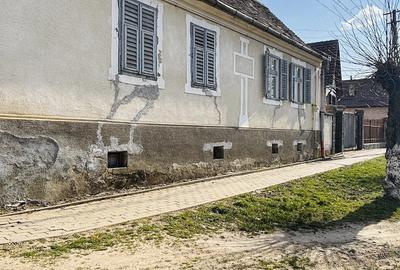 Casă cu 4 camere cu Teren 2000 Mp în Hamba - 1