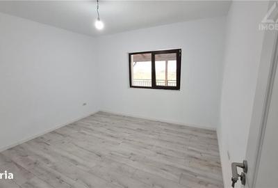 Casă cu 4 camere în Uricani