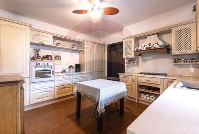 Casă individuală cu 9 camere cu Teren 1526 Mp în Mogoșoaia - 11