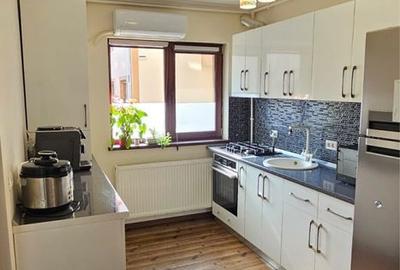 Apartament cu 3 camere decomandat în Pârneava - 4