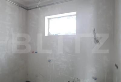 Casă cu 4 camere cu Teren 692 Mp în Central - 2