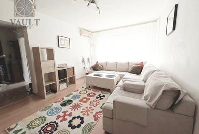 Apartament cu 3 camere semidecomandat, mobilat în Tei