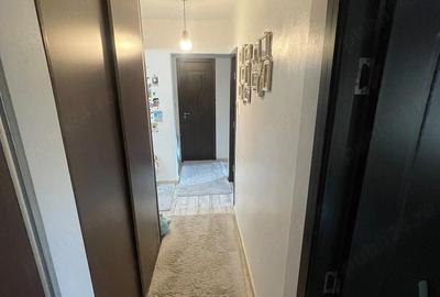 Apartament cu 4 camere decomandat, mobilat în CET - 3
