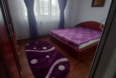 Apartament cu 2 camere semidecomandat în Micro 4 - 5
