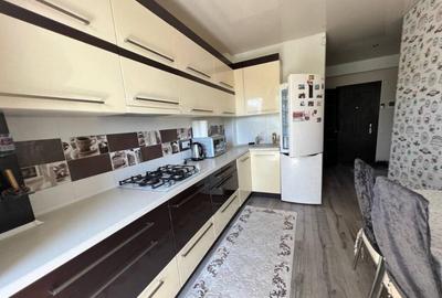 Inchiriere apartament o camera zona Industrial - 1