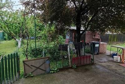 Casă cu 4 camere cu Teren 170 Mp în Lipănești