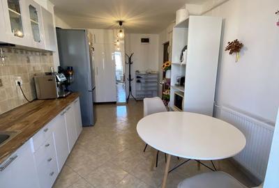 Apartament cu 2 camere decomandat în E3 - 2