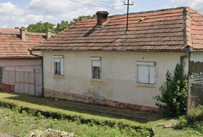 Casă cu 3 camere cu Teren 1040 Mp în Central