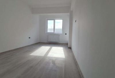 Apartament cu 3 camere decomandat în Titan - 4
