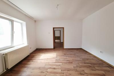 Casa situata intr-o zona buna a orasului - 2