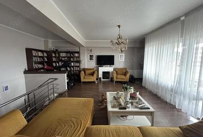 Apartament cu 3 camere în Central - 1