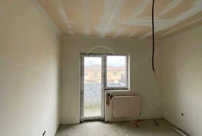 Casă cu 4 camere cu Teren 300 Mp în Central