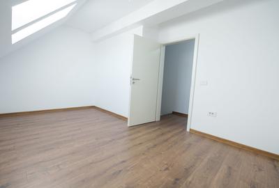 Duplex cu 4 camere cu Canalizare în Tractorul - 14