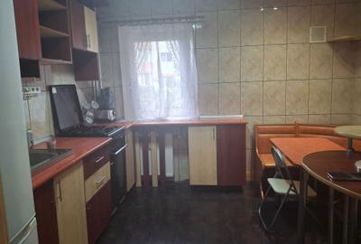 Apartament cu 3 camere decomandat în 13 Septembrie - 2