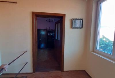Casă cu 6 camere cu Teren 530 Mp în Cuștelnic - 2