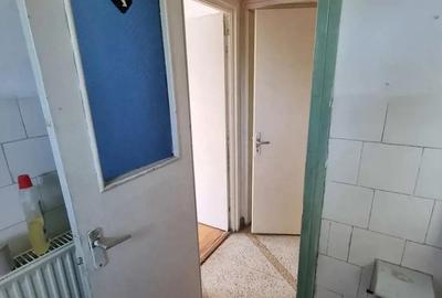 A 37 Liceul sanitar ,Apartament 3 camere confort 1 etaj 2, 67000euro - 16