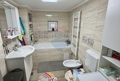 Casă / Vilă cu 4 camere de vânzare în zona Central - 31