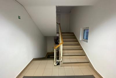 Spațiu comercial, de 350 mp, în P-ța Gorjului - 12