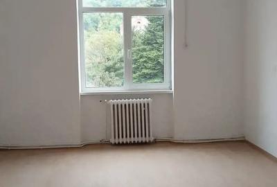 Spațiu comercial, de 28 mp, în Centrul Civic - 2