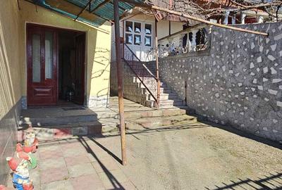 Casă cu 4 camere în Central - 3