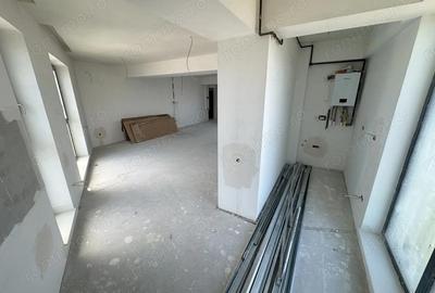 Apartament cu 4 camere decomandat în Central - 3