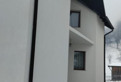 Casă individuală cu 3 camere în Central - 1