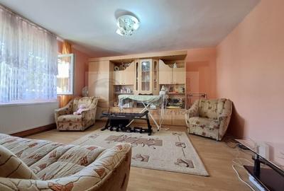 Liber, de vanzare apartament 3 camere Valea Lupului Iasi, baie cu geam - 5