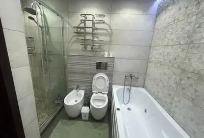 Apartament cu 2 camere decomandat în Victoriei