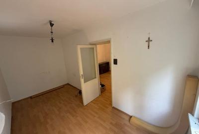 Apartament spatios cu 4 camere, etaj 1 - decomandat, zona Sasar - 3