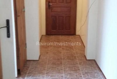 Apartament trei camere etaj 2 nemobilat 9 Mai vis - a - vis de Sportiv - 14