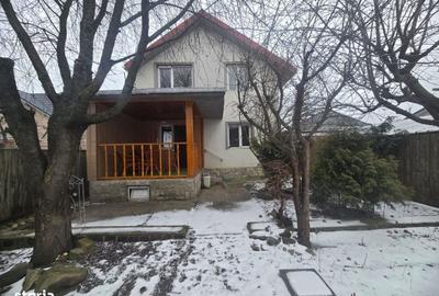 Casă cu 4 camere în Săucești - 2