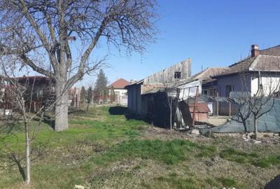 Teren de 1400 mp, în Ronaț