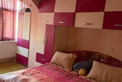 Apartament cu 3 camere semidecomandat în Dacia