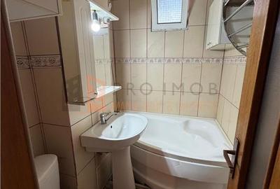 Apartament cu 3 camere decomandat, mobilat în Micro 3 - 11