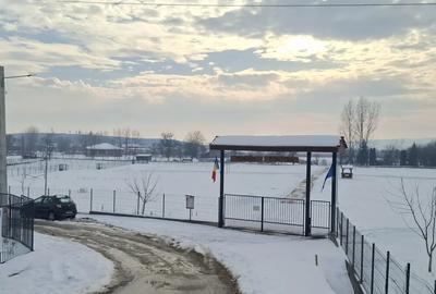 Teren de 4200 mp, în Bonț - 4