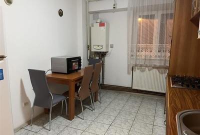 Apartament cu 2 camere semidecomandat, mobilat în Apărătorii Patriei