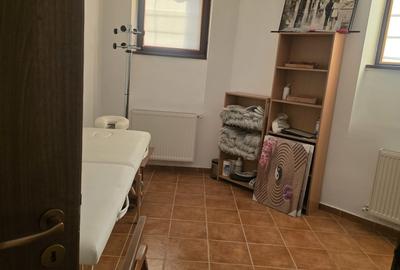 Apartament cu 4 camere decomandat în P-ța Universității - 19