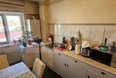 Apartament cu 3 camere, 2 bai si 2 balcoane spatioase - zona centrala, DEVA - 4