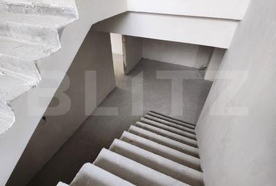 Apartament cu 4 camere în Central - 1