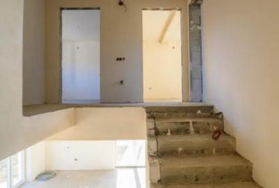 Casă cu 4 camere cu Teren 235 Mp în Central