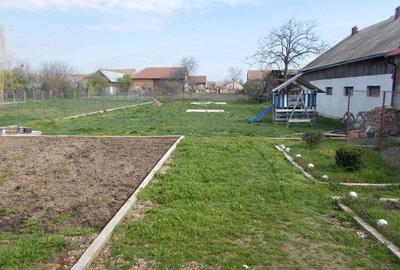 Casă cu 3 camere cu Teren 1439 Mp în Ronaț - 1