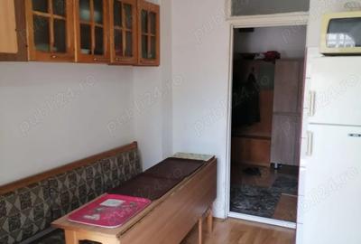 Apartament cu 3 camere decomandat în Central - 1