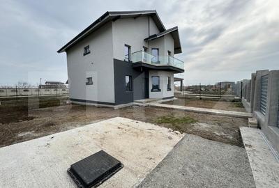 Casă individuală cu 3 camere cu Teren 339 Mp în Exterior Est - 2