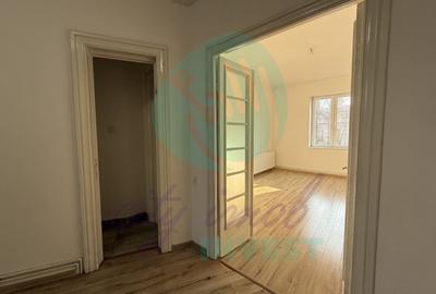 Apartament cu 3 camere semidecomandat în P-ța Romană - 3