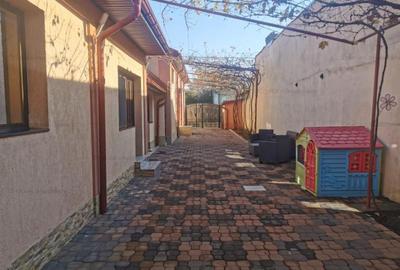 Casă cu 4 camere cu Teren 430 Mp în Central - 3