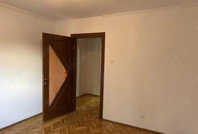 De vanzare Apartament 3 camere, cartier 1 Mai (in spatele spitalului), Craiova De vanzare Apartament 3 camere, cartier 1 Mai (in spatele spitalului), Craiova - 11